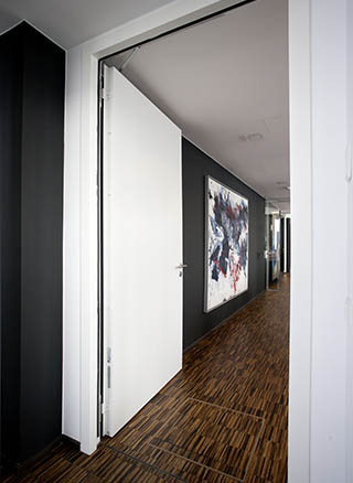 Smoke protection door in a conference room
