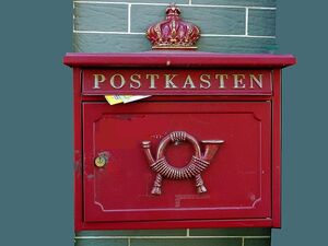 Briefkasten mit Post darin, kann Einbrecher zum Einbruch einladen